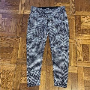 Adidas Black and white patterned leggings L